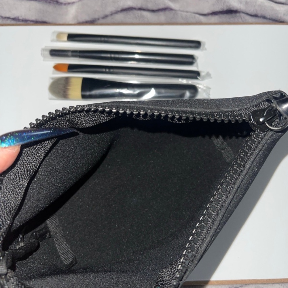 MAC soft makeup pouch with 4 brushes